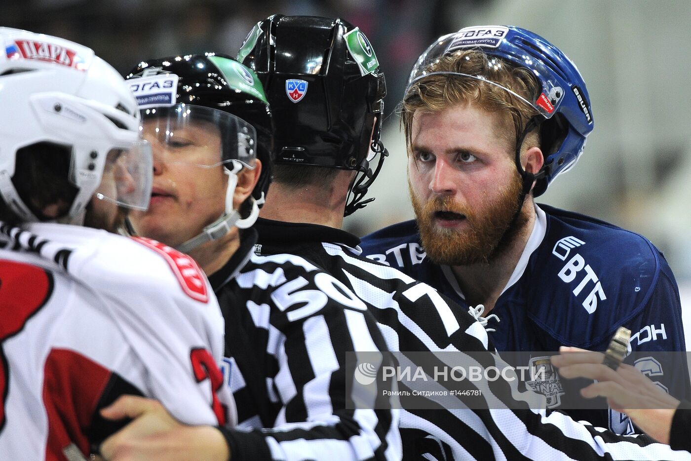 Хоккей. КХЛ. Матч "Динамо" (Москва) - "Трактор"