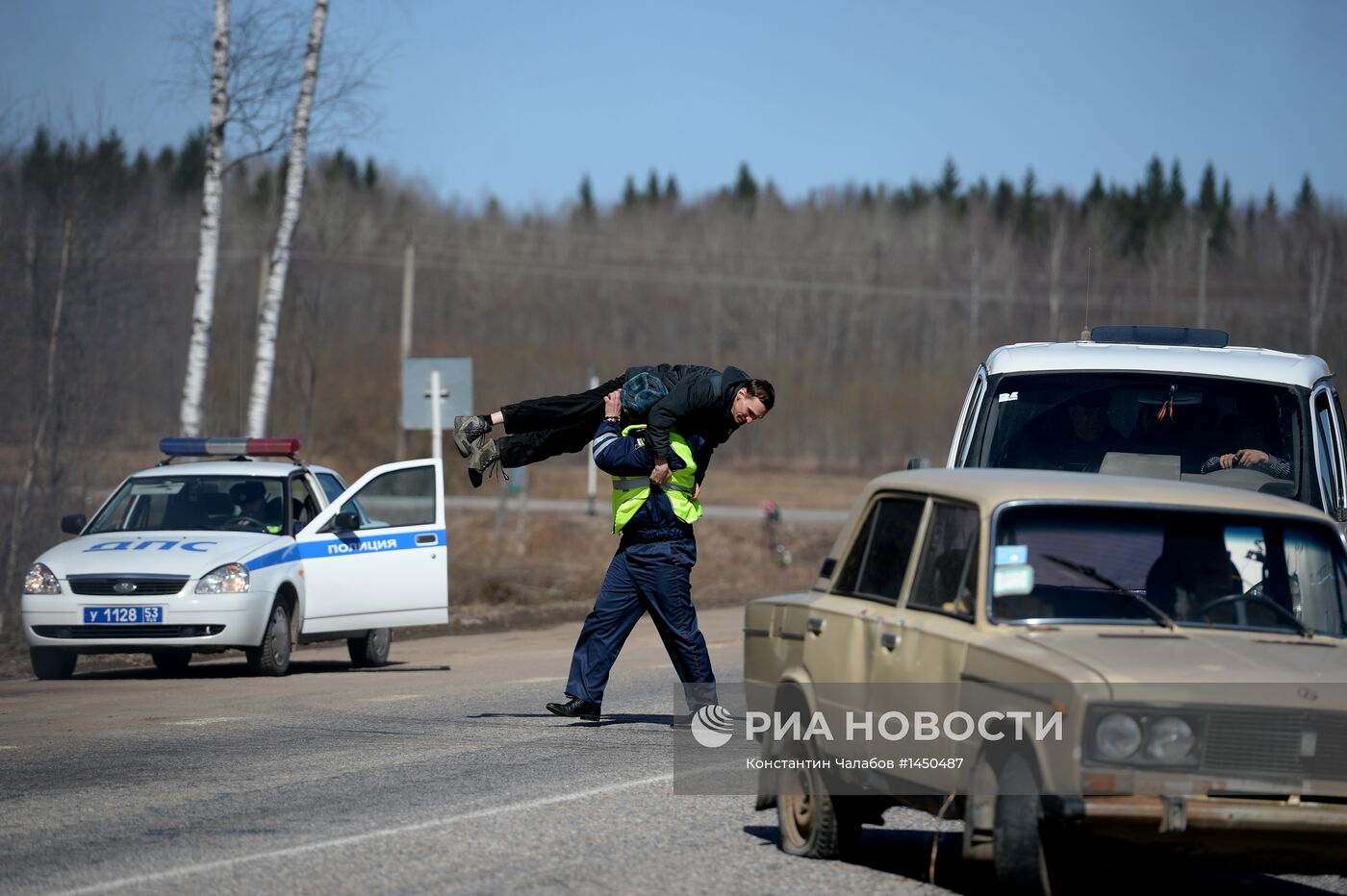 Учения МЧС по ликвидации ДТП в Новгородской области