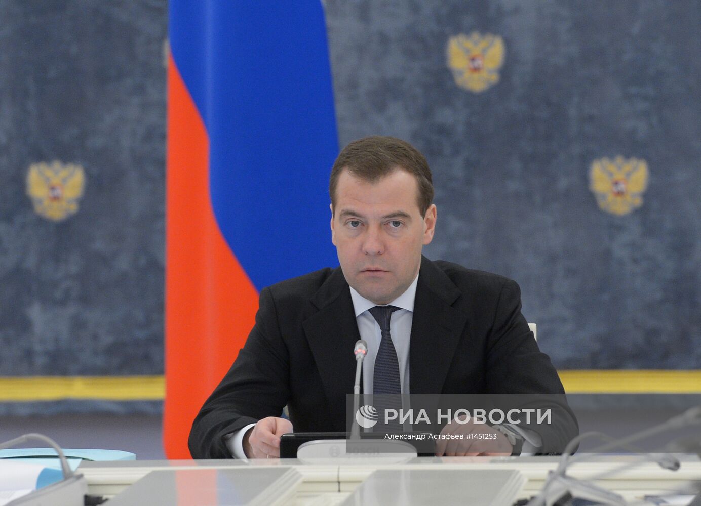 Д.Медведев провел заседание правительственной комиссии в Горках