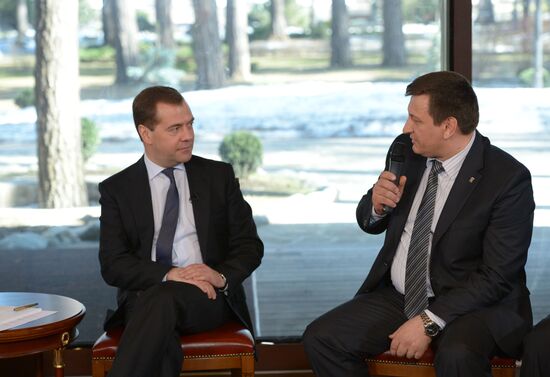 Д.Медведев встретился с региональным отделением партии ЕР