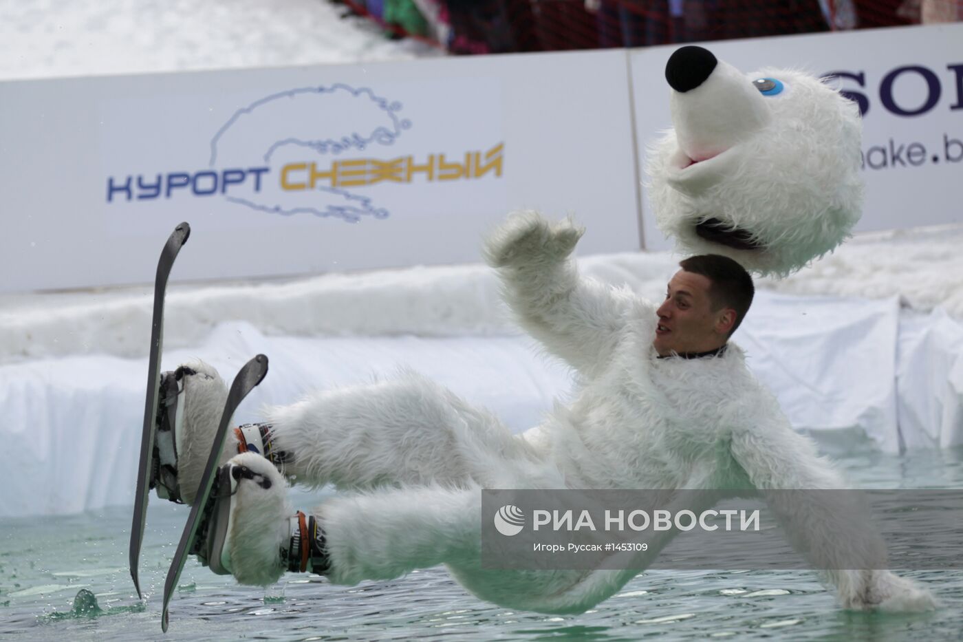 Аква-шоу Red Bull Jump & Freeze
