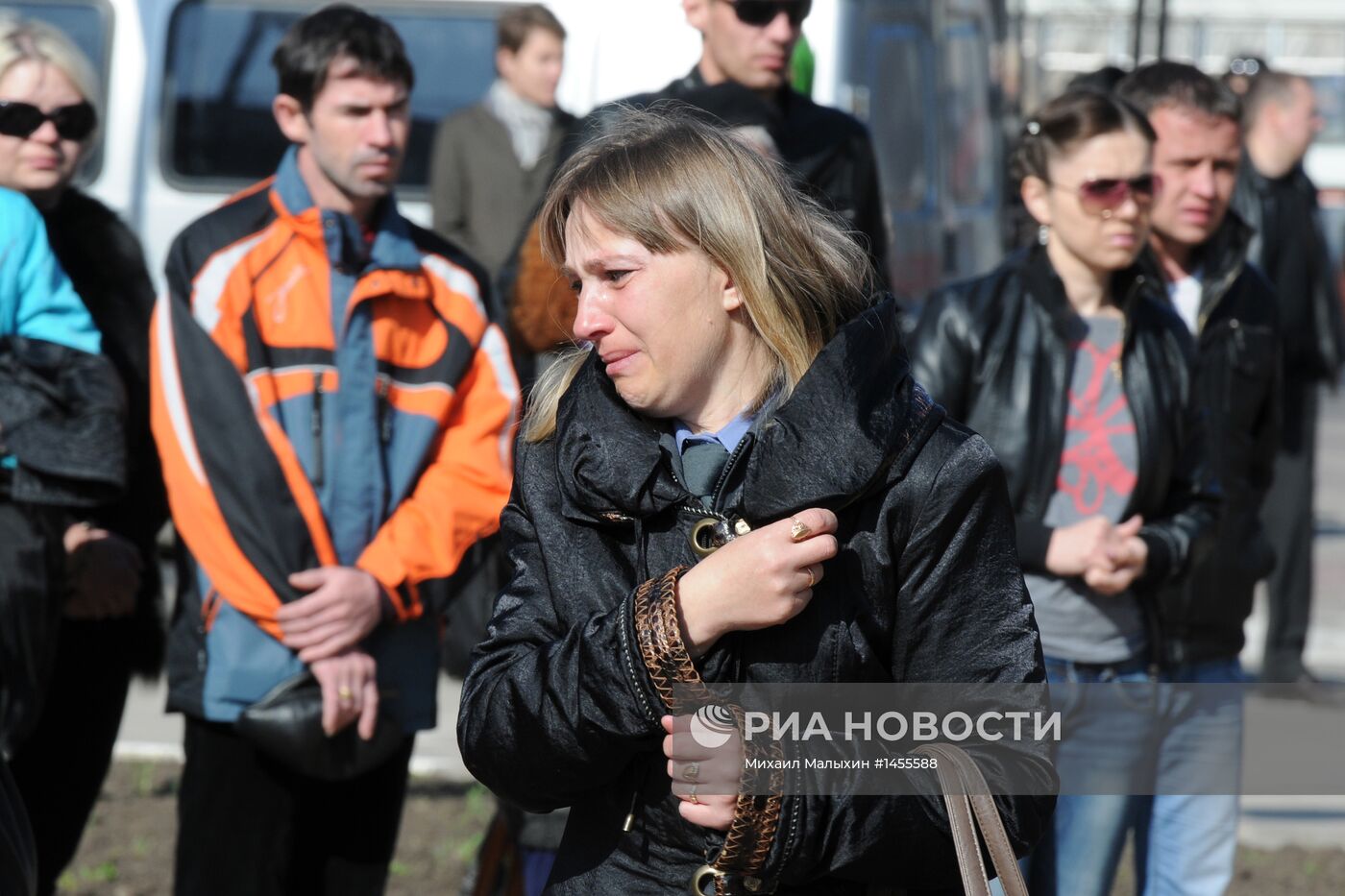 Жители Белгорода поминают жертв трагедии