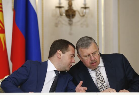 Д.Медведев и Ж.Сатыбалдиев встретились в Подмосковье