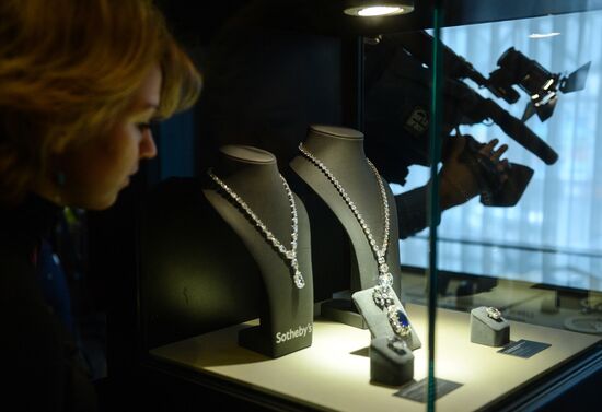 Показ Sotheby's ювелирной коллекции Джины Лоллобриджиды
