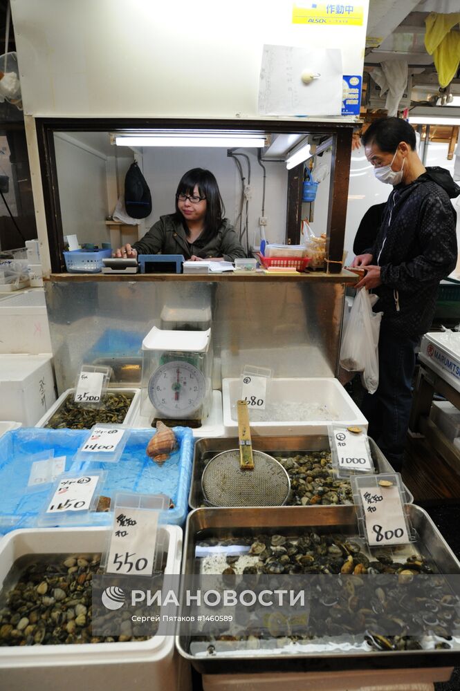Рыбный рынок "Цукидзи" в Токио