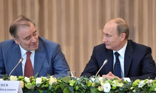Встреча В.Путина с членами Попечительского совета Мариинки