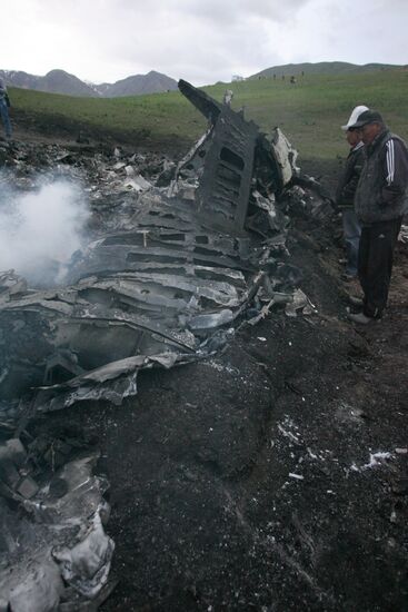 Самолет военно-воздушных сил США потерпел крушение в Киргизии