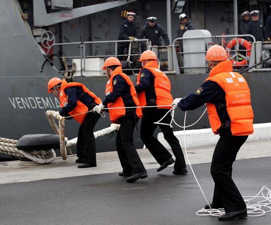 Визит фрегата ВМС Франции "Вендемьер" в порт Владивостока