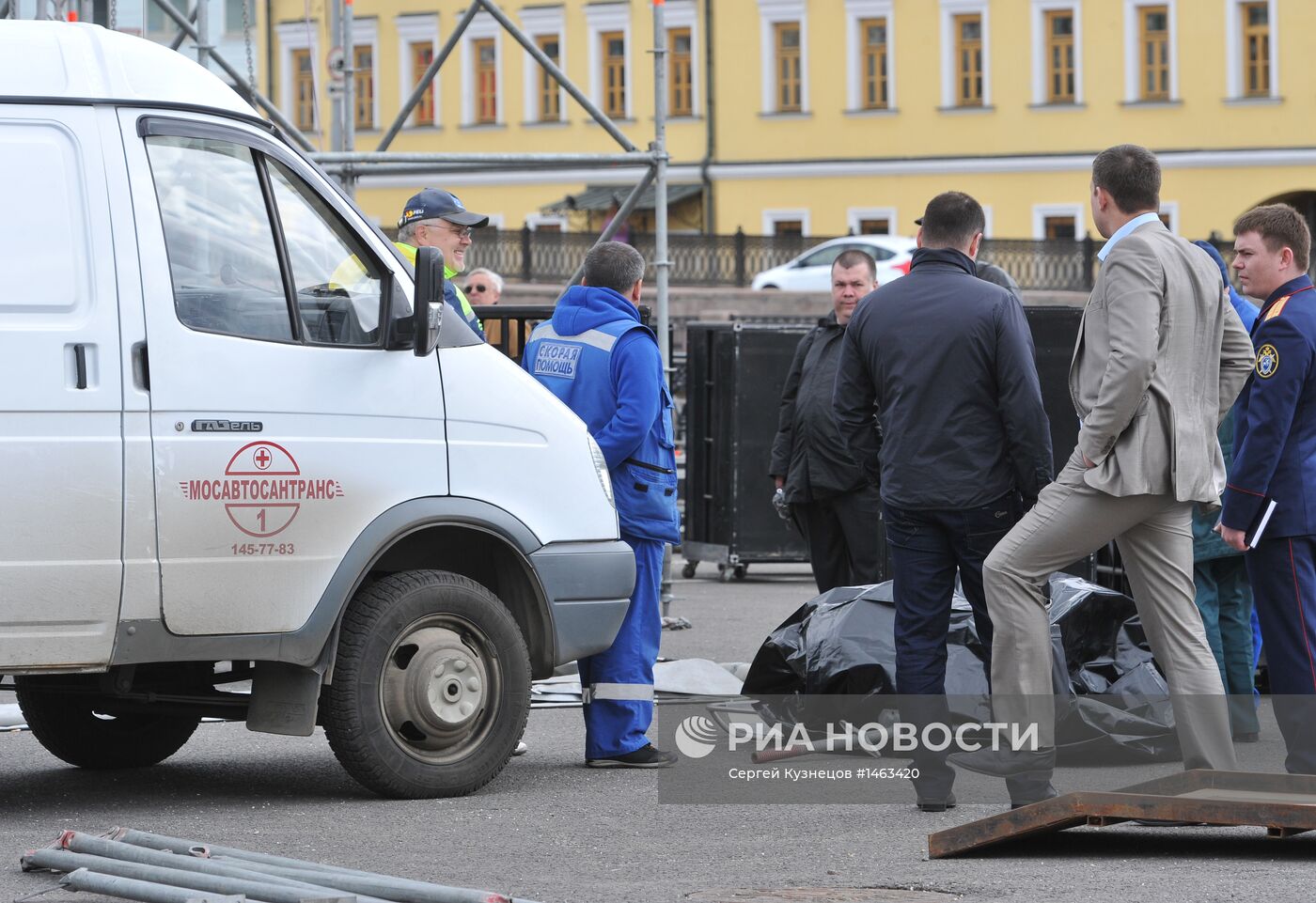Рабочий погиб при монтаже сцены на Болотной площади