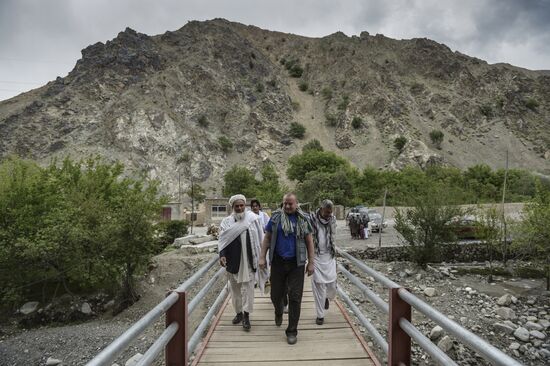 Ветеран-"афганец" через 25 лет разыскал бывших врагов-моджахедов