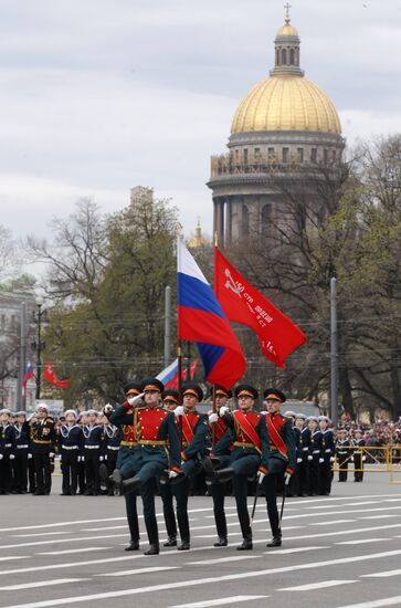 Военный парад в Санкт-Петербурге, посвященный Дню Победы
