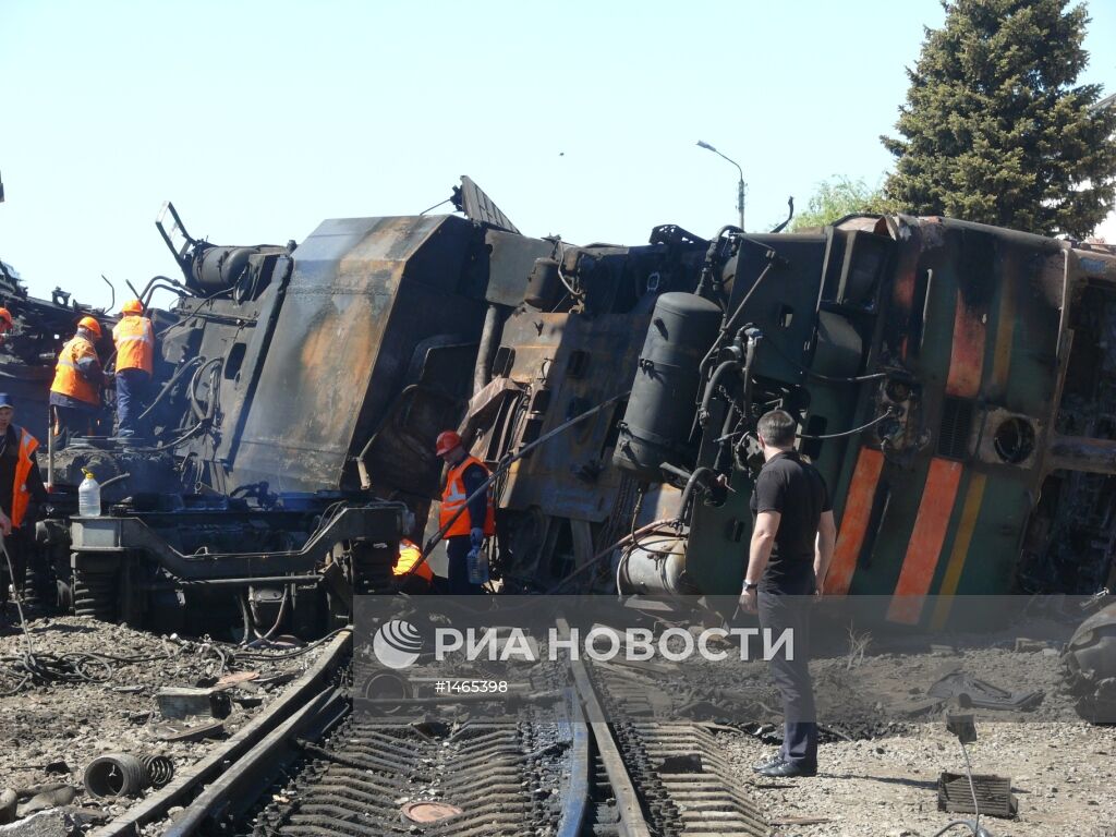 Под Ростовом сошли с рельс и загорелись цистерны