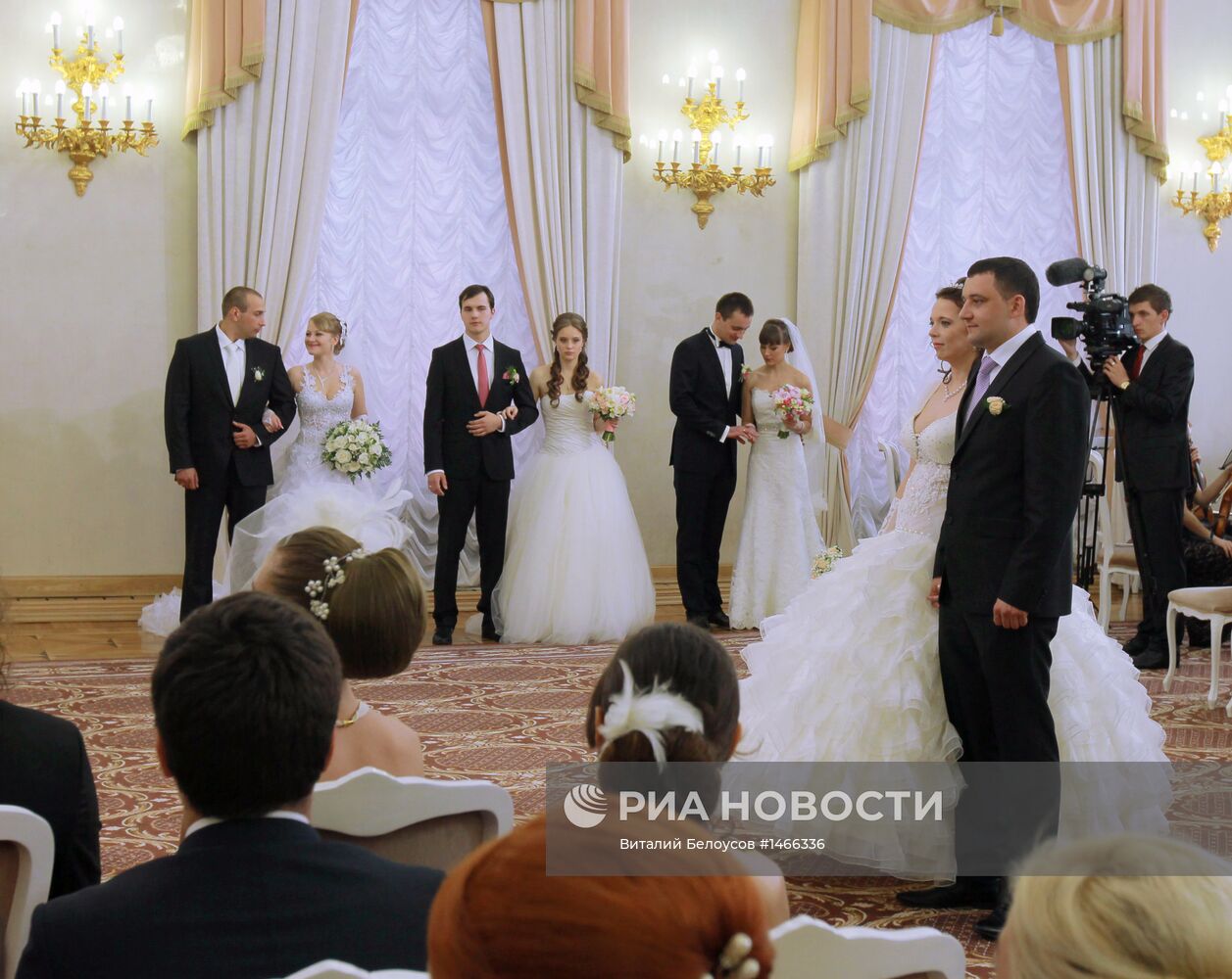 Церемония бракосочетания в здании Правительства Москвы