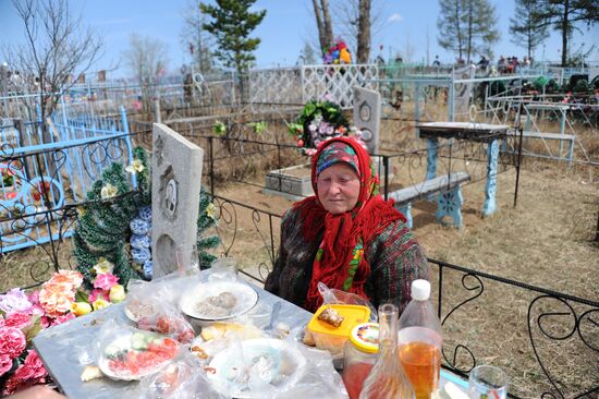 Посещение кладбищ в день Радоницы