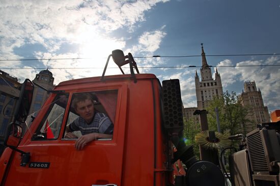 Борьба с жарой на улицах Москвы