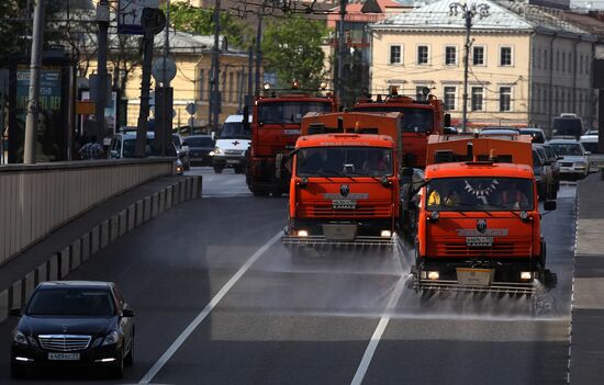Борьба с жарой на улицах Москвы