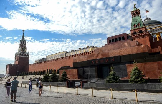 Открытие мавзолея Ленина после реконструкции