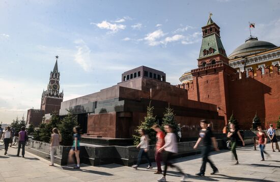Открытие мавзолея Ленина после реконструкции