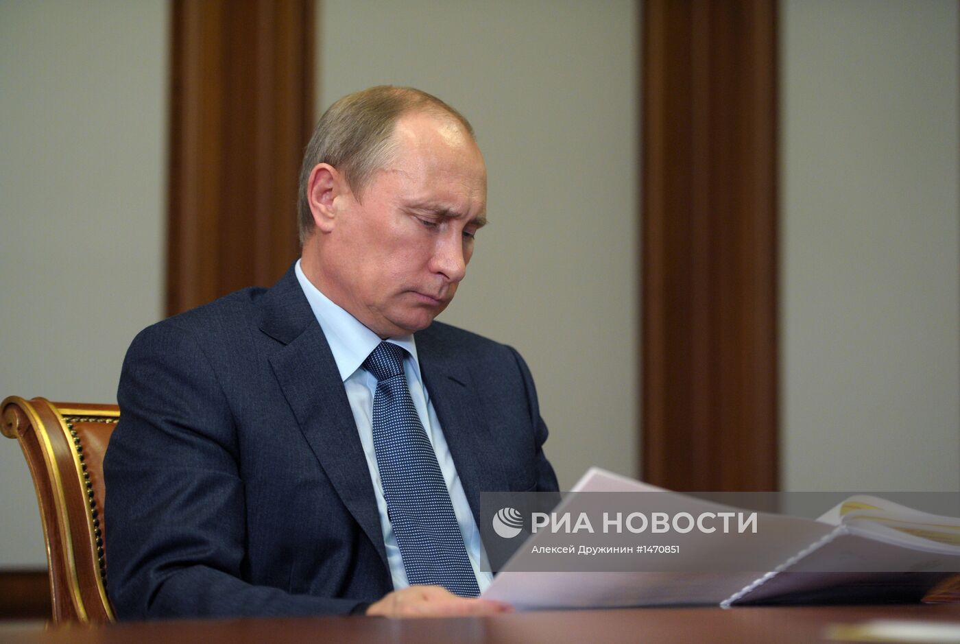 В.Путин провел рабочую встречу с В.Уйбой