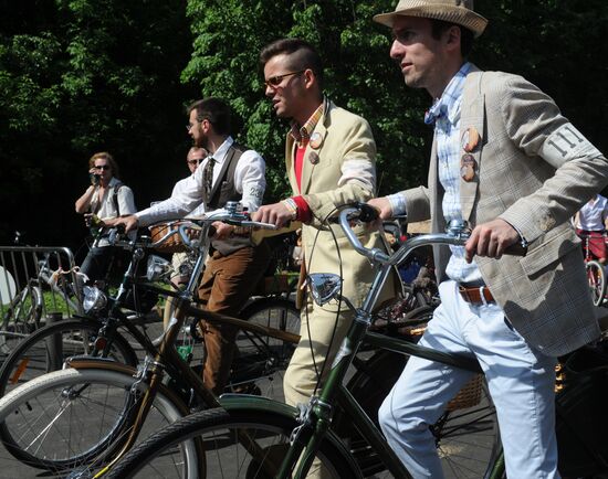 Велопробег "Tweed Ride Moscow 2013"