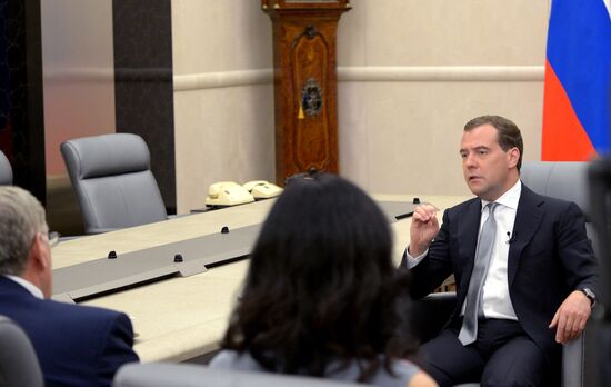 Д. Медведев дал интервью газете "Комсомольская правда"