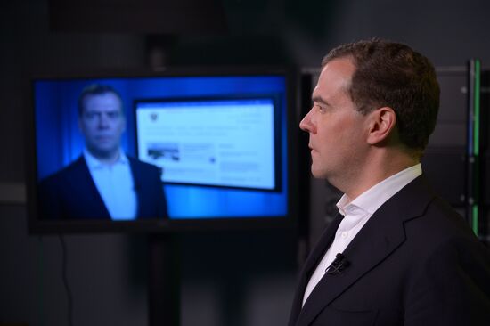 Видеообращение Д.Медведева об открытии оф.сайта Правительства РФ