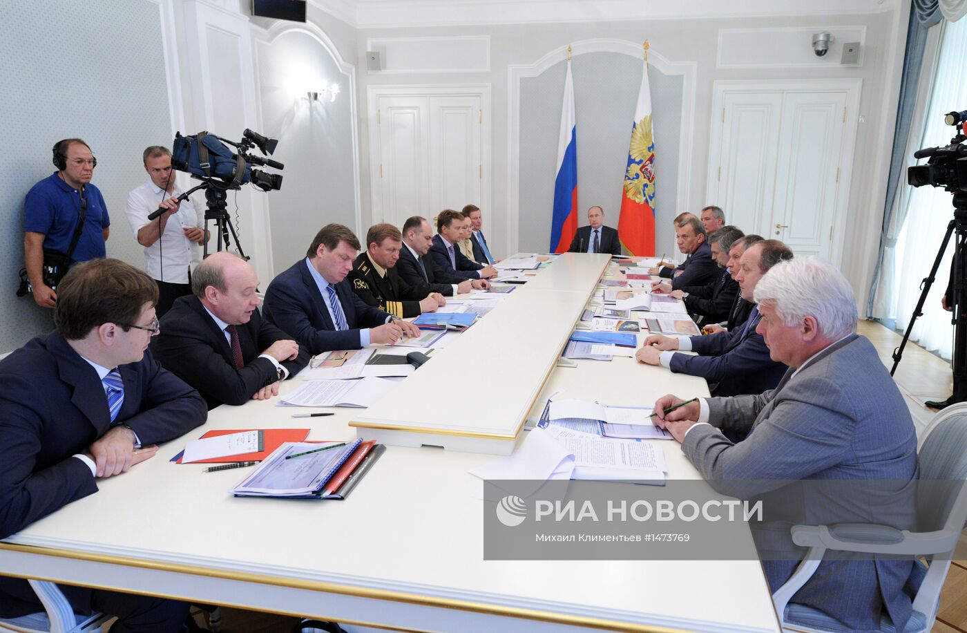 В.Путин провел совещание по развитию ОСК