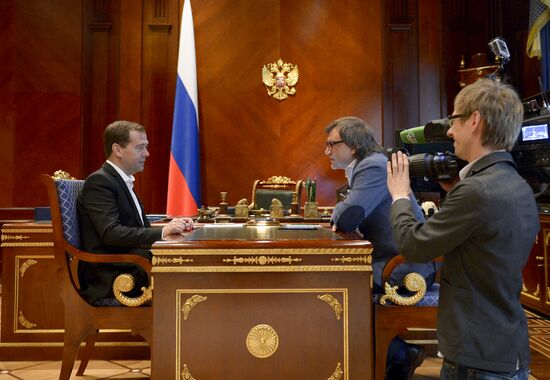 Д.Медведев на съемках программы НТВ "Центральное телевидение"