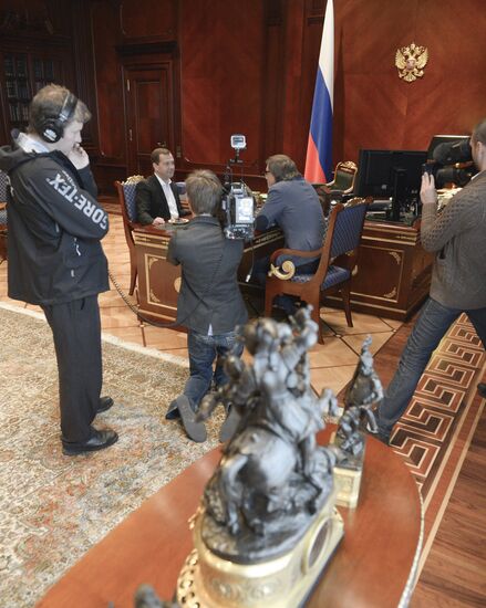 Д.Медведев на съемках программы НТВ "Центральное телевидение"