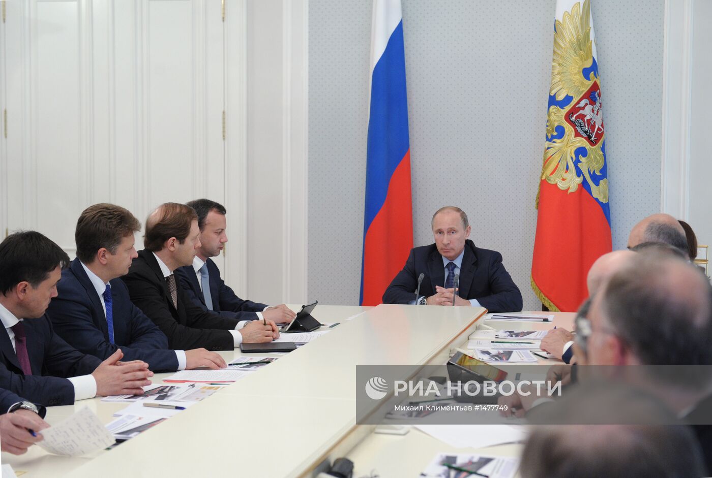 Президент РФ В.Путин проводит совещание