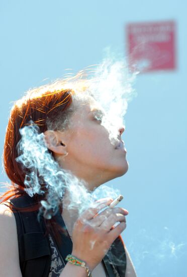 Запрет на курение в общественных местах вводится с 1 июня