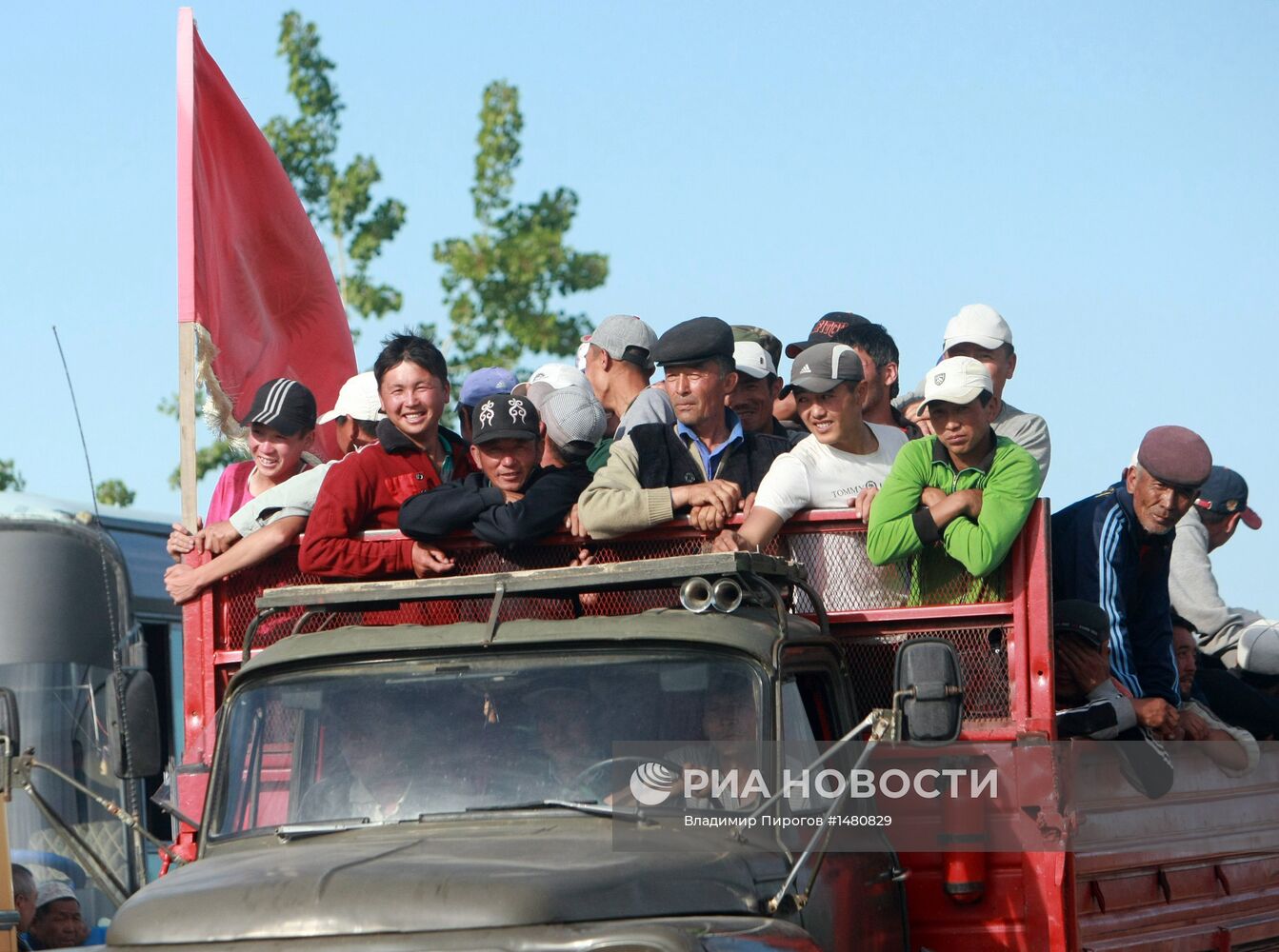 Массовые беспорядки в Киргизии