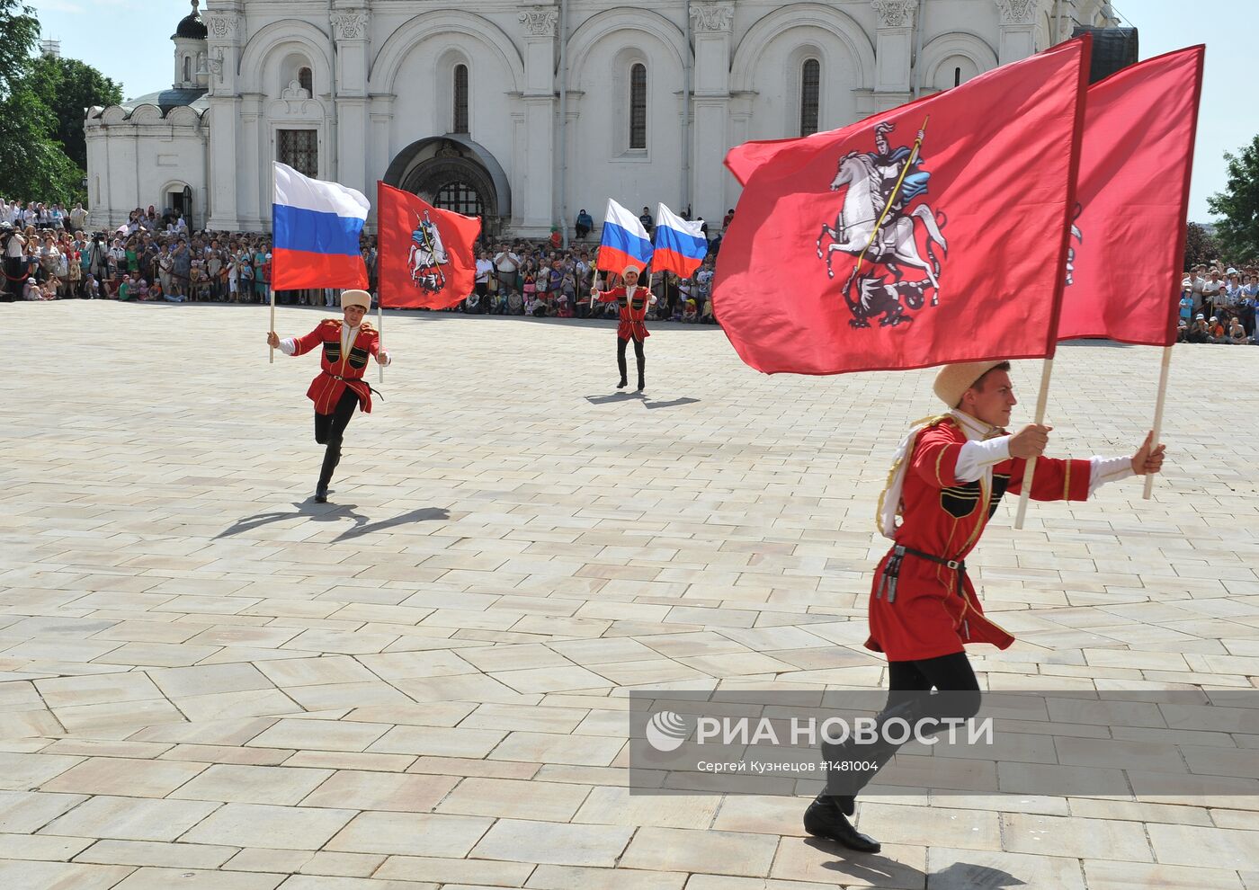 Развод конных и пеших караулов с детской группой конного церемониала