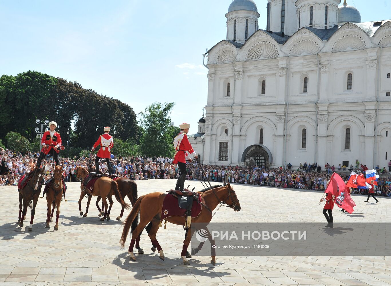 Развод конных и пеших караулов с детской группой конного церемониала