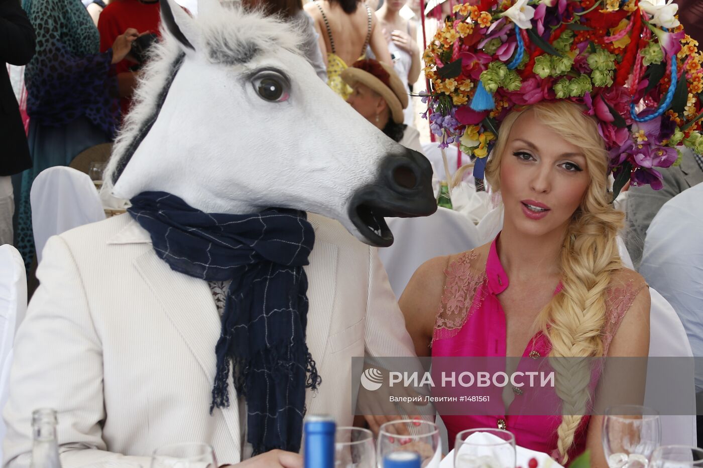 Телеведущая Оля Полякова