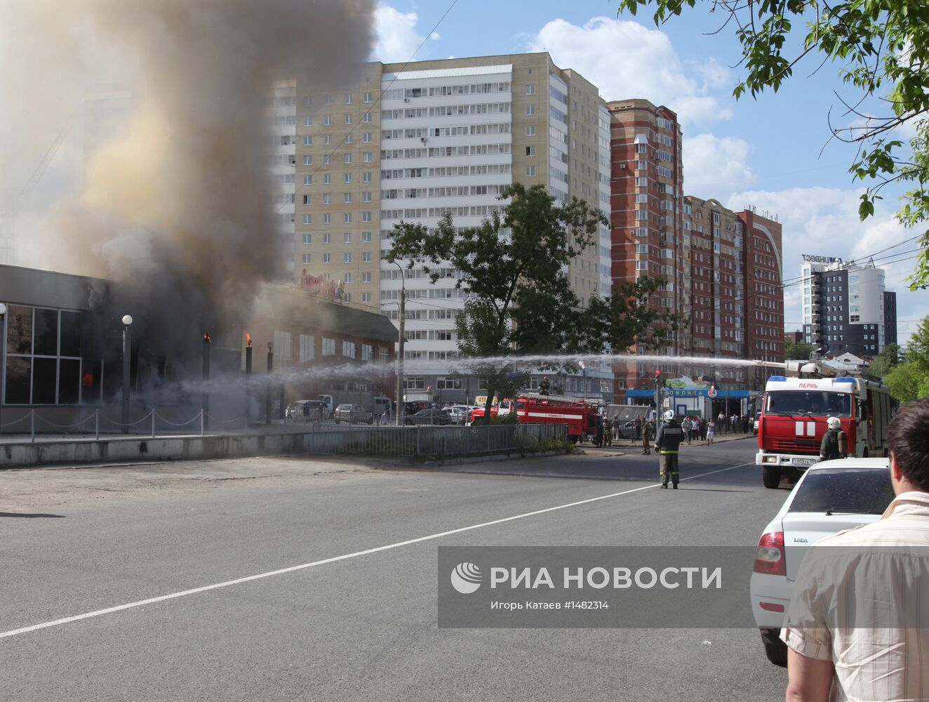 Пожар в магазине пиротехники в Перми