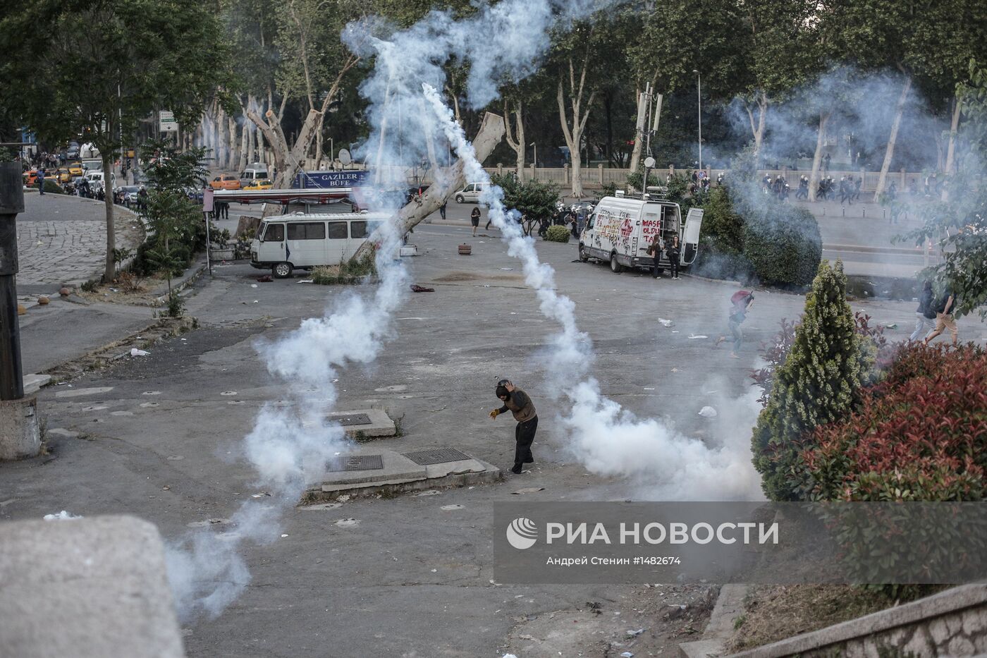 Столкновения протестующих и полиции в Турции