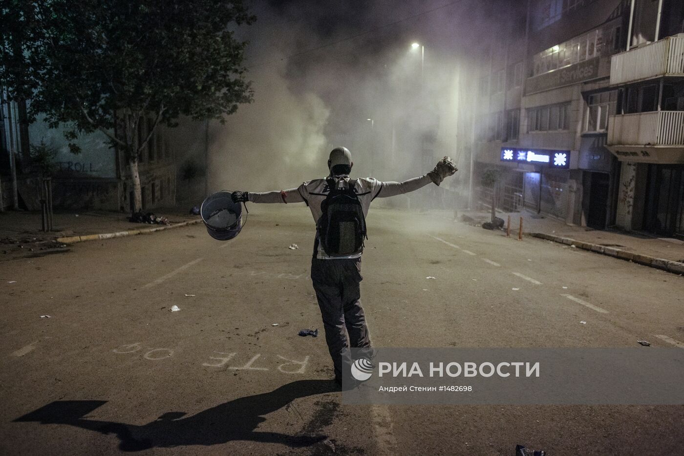 Столкновения протестующих и полиции в Турции