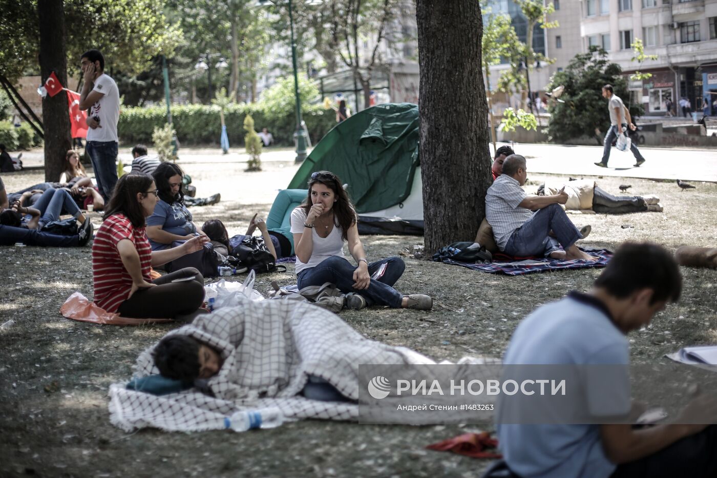 Столкновения протестующих и полиции в Турции