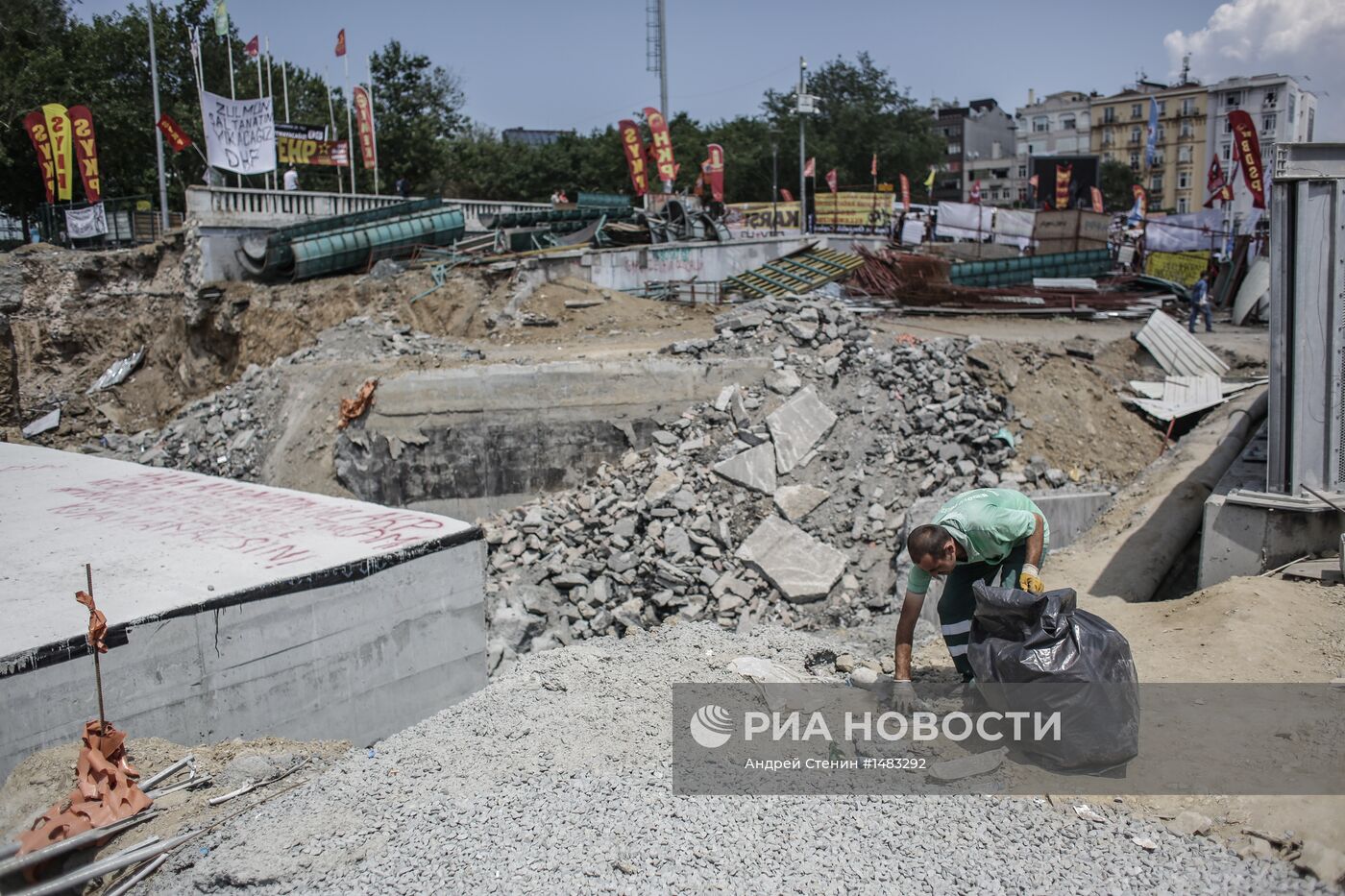 Столкновения протестующих и полиции в Турции