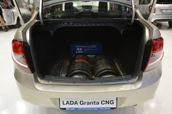 "Автоваз" представил автомобиль "Лада Гранта" на газовом топливе