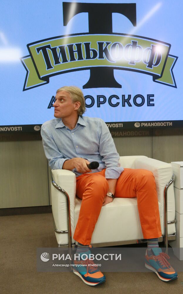 Пресс-конференция основателя бренда "Тинькофф" Олега Тинькова