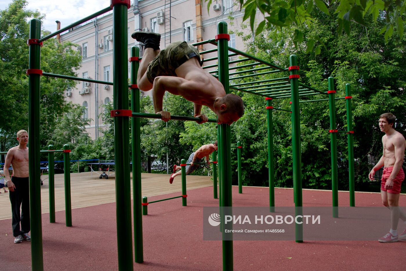 Сад имени Баумана в Центральном округе Москвы