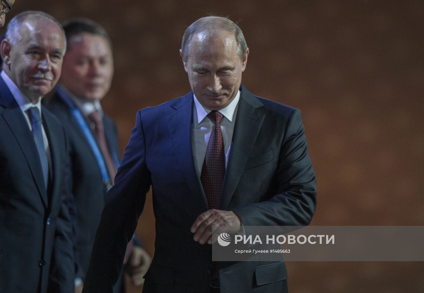 В.Путин выступил перед участниками 30-ой конференции IDEC