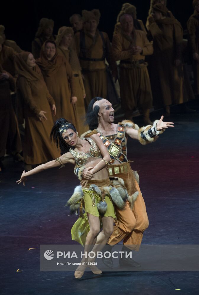 Генеральная репетиция оперы "Князь Игорь"