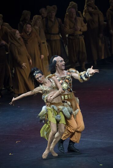 Генеральная репетиция оперы "Князь Игорь"