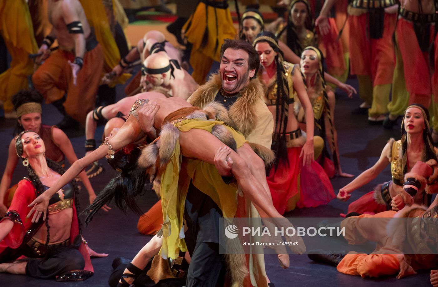 Генеральная репетиция оперы "Князь Игорь"