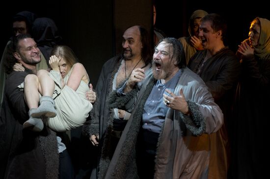 Генеральная репетиция оперы "Князь Игорь"