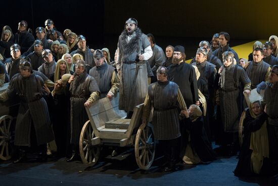 Генеральная репетиция оперы "Князь Игорь"