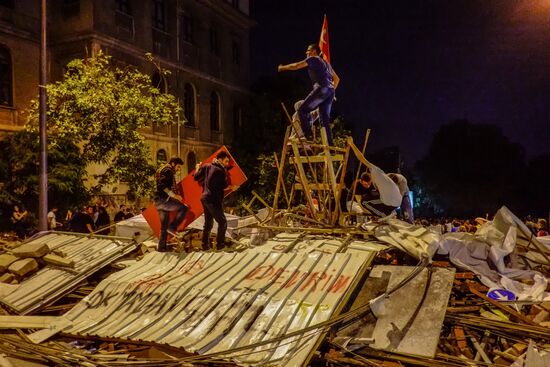 Антиправительственные выступления против исламизации Турции